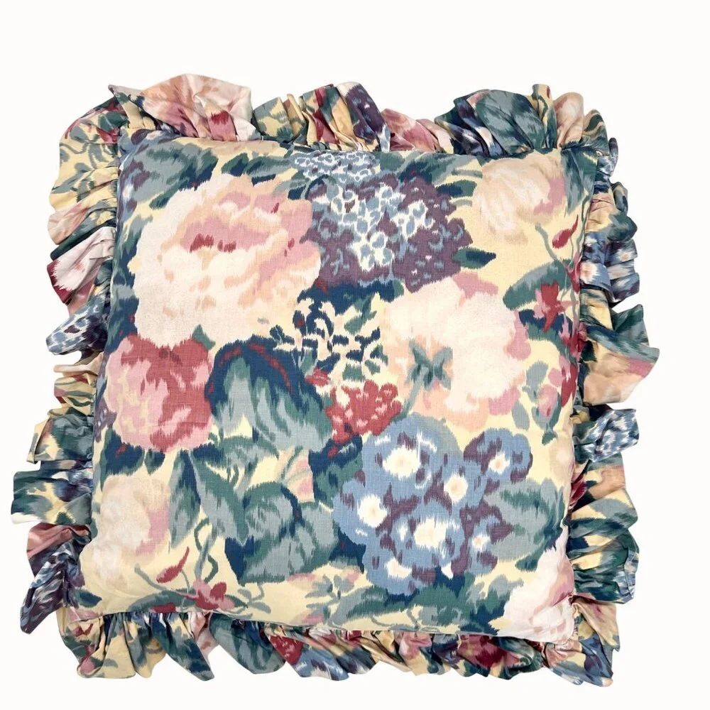 VINTAGE FLORAL RUFFLED THROW PILLOW ZIPPERD SHAM PILLOW INSIDE COTTAGE